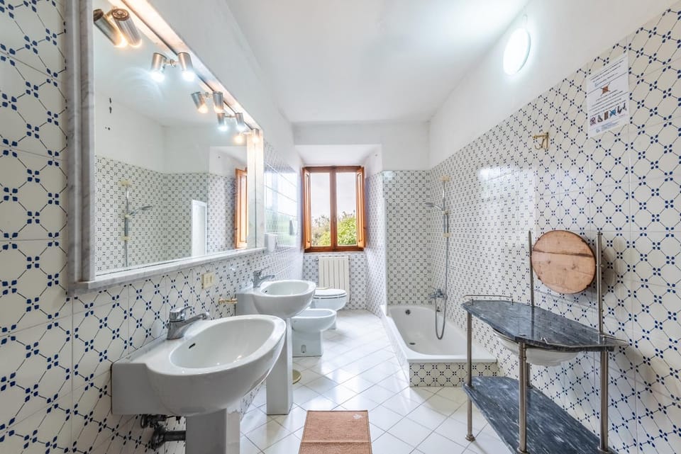 Bathroom, Living room