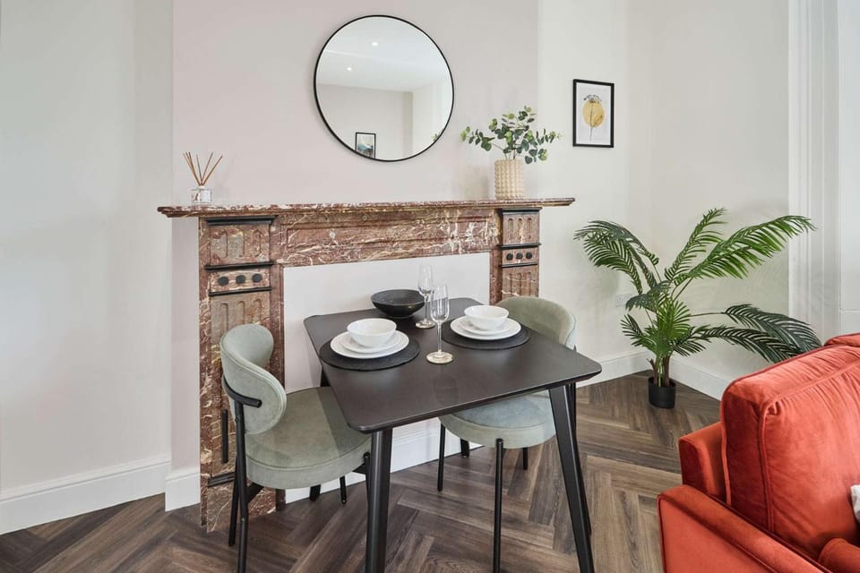 Living room, Seating area, Dining area