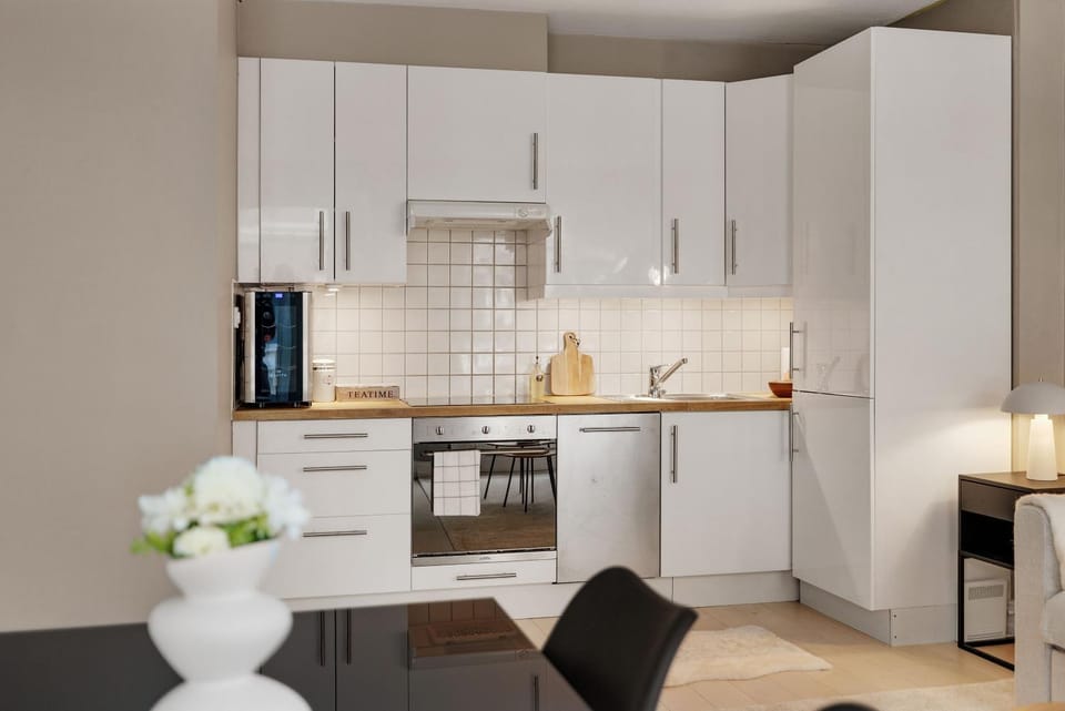 Coffee/tea facilities, Kitchen or kitchenette, dishwasher, oven, stove, toaster