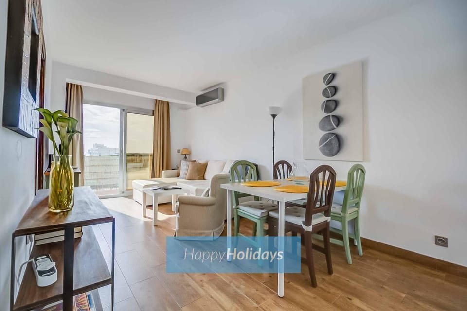 Living room, Dining area, air conditioner