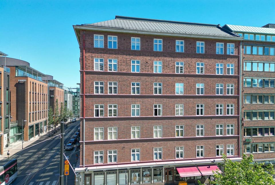 Property building, Day, Neighbourhood, City view