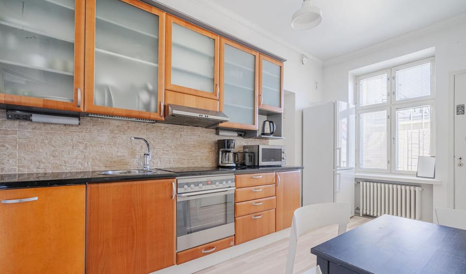 Kitchen or kitchenette, Dining area, dishwasher, oven, stove