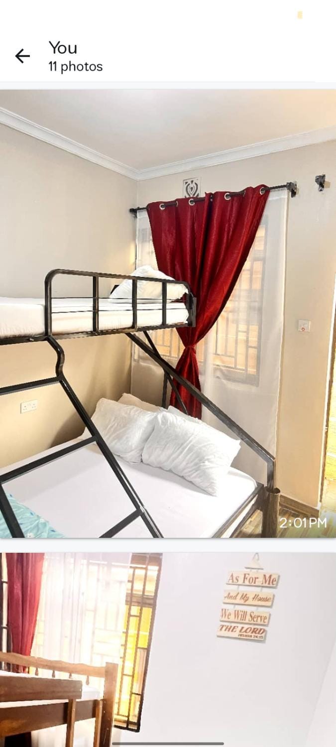 Bedroom, bunk bed