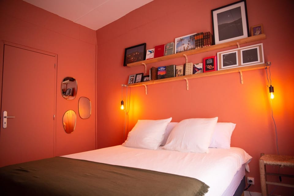 Bed, Photo of the whole room, Bedroom