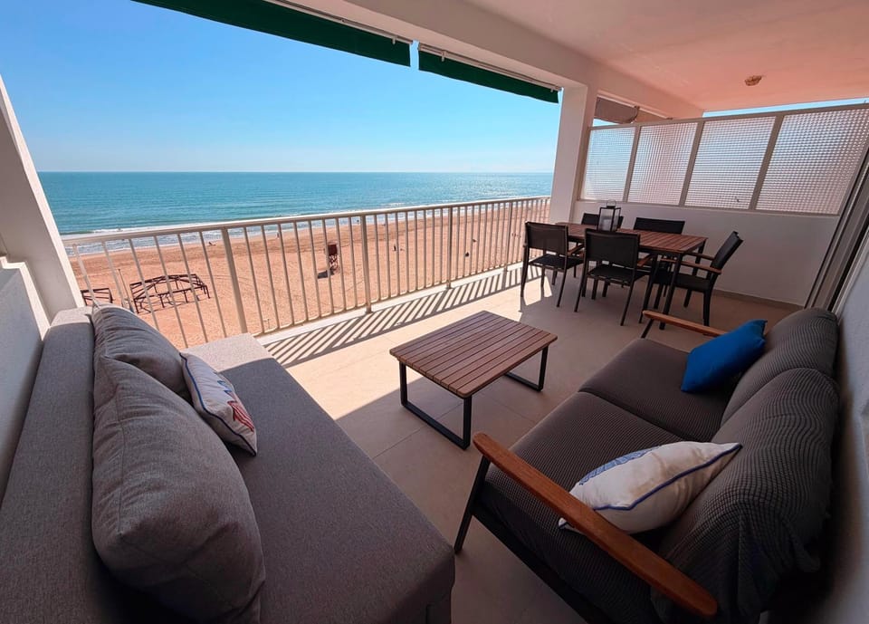 Natural landscape, Balcony/Terrace, Sea view