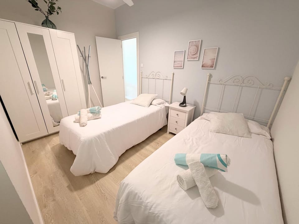 Bed, Photo of the whole room, Bedroom, towels, wardrobe