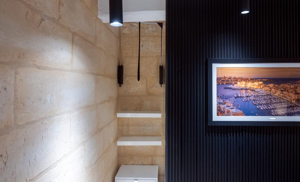 Birgu Boutique Stay Private Hot Tub & Cinema House in Malta