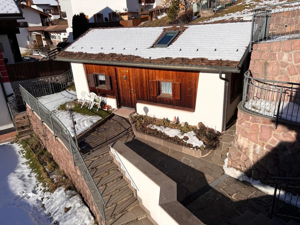 Property building, Day, Winter