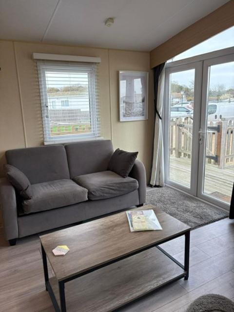 Hurst View Caravan Park Campground/ 
RV Resort in Milford on Sea