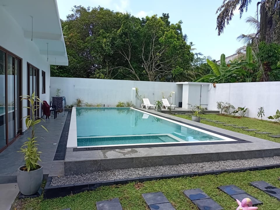 Villa Amber Breeze Villa in Mirissa