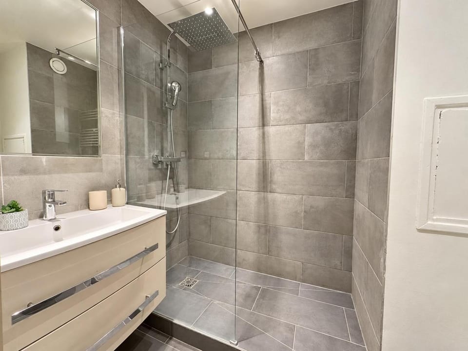 Shower, Bathroom