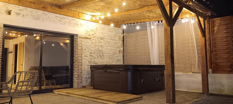 Hot Tub, Spa and wellness centre/facilities