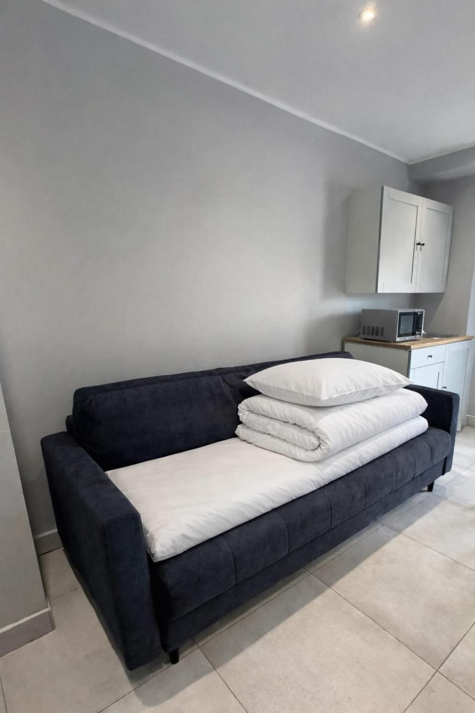 Bed, Kitchen or kitchenette, Living room, Photo of the whole room, Seating area, Bedroom, towels