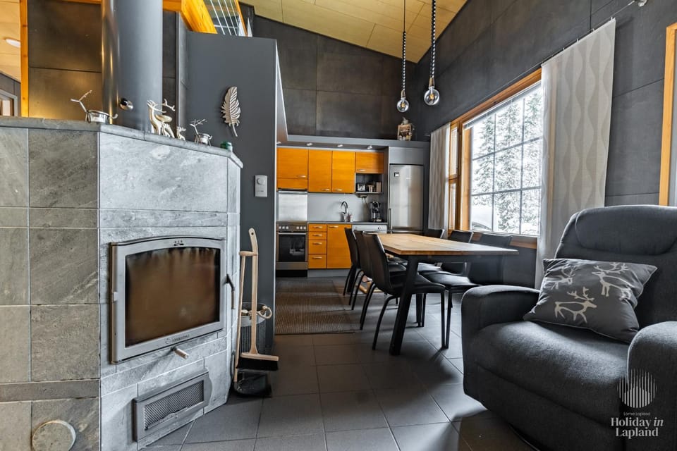 Kitchen or kitchenette, Seating area, Dining area, fireplace