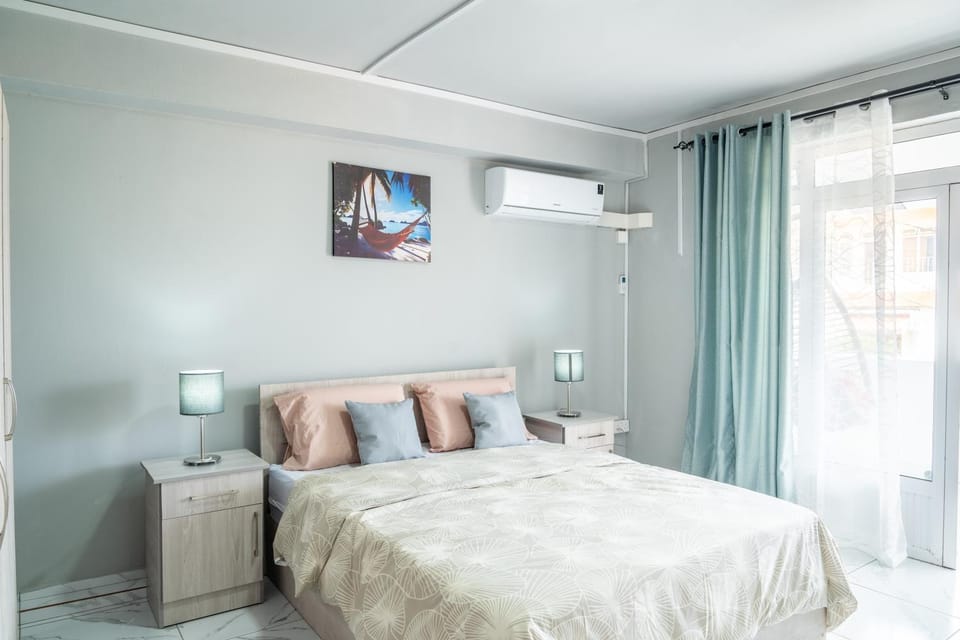 Bedroom, air conditioner