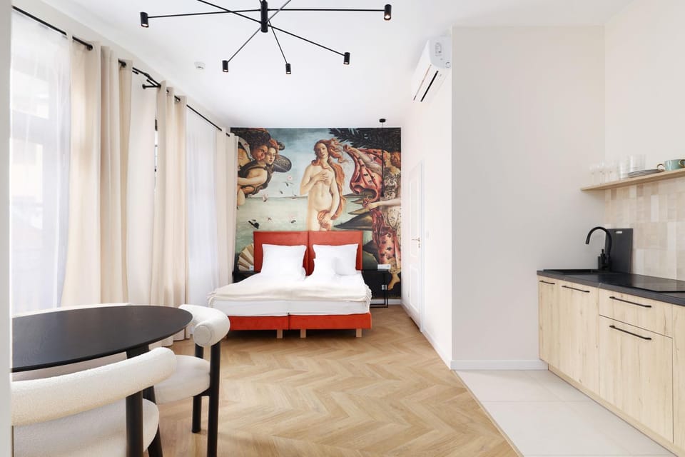 Bed, Kitchen or kitchenette, Dining area, Bedroom
