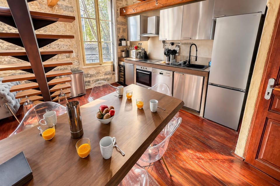 Coffee/tea facilities, Kitchen or kitchenette, Dining area, dishwasher, oven, toaster