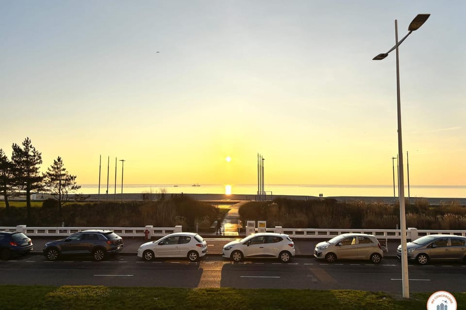 Neighbourhood, Sea view