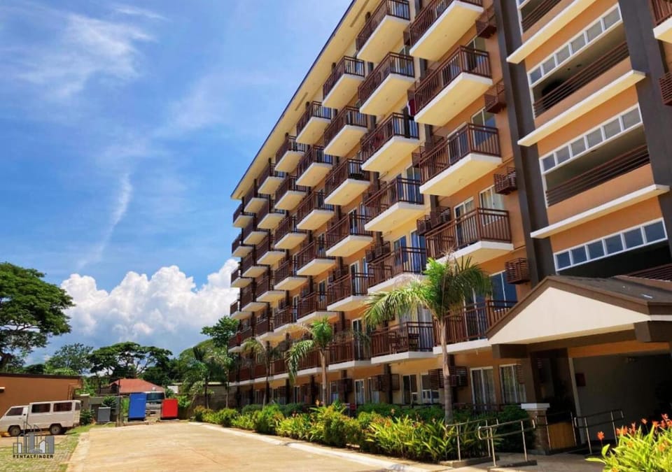 Property building, Day, Neighbourhood, Street view, Location, Parking