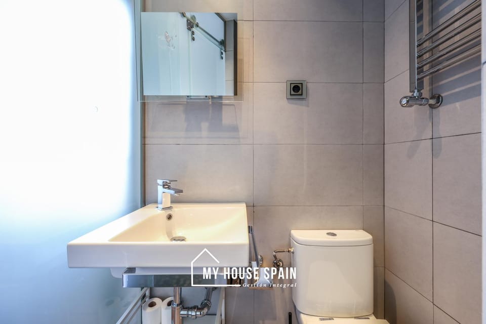 Shower, Bathroom, towels