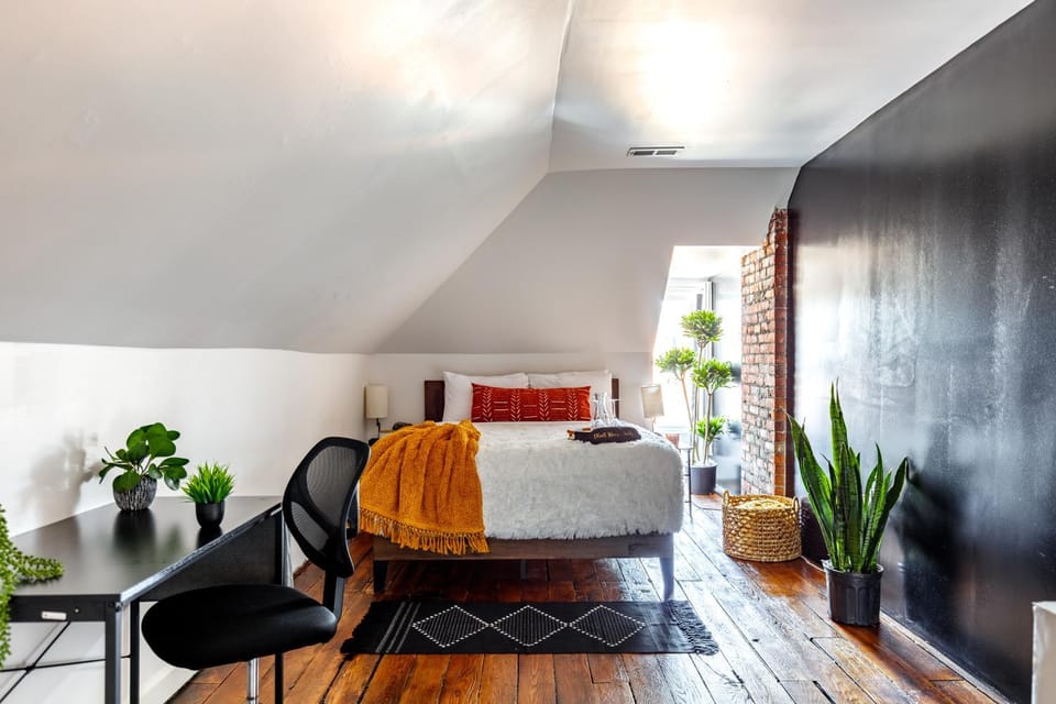 Bed, Photo of the whole room, Bedroom