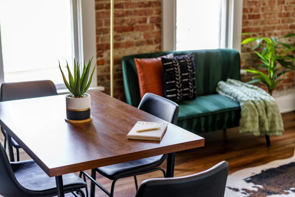 View (from property/room), Living room, Seating area, Dining area