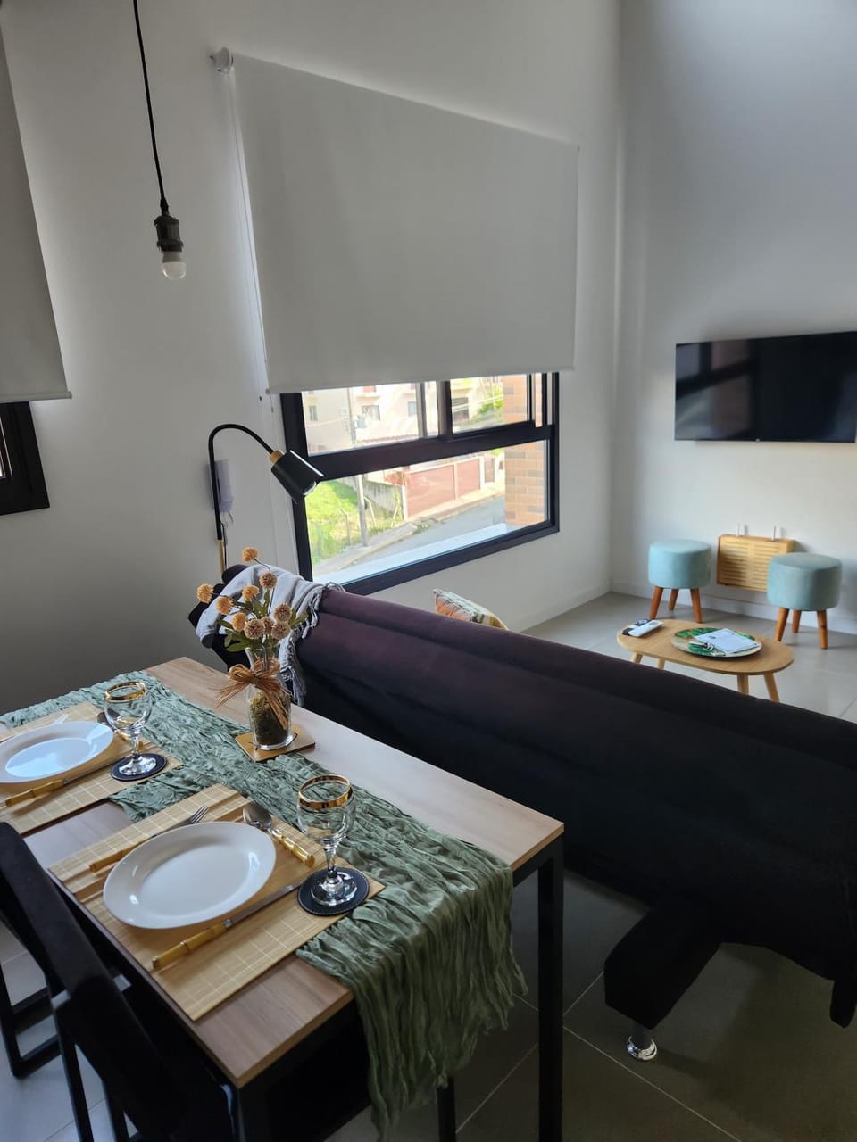 TV and multimedia, Living room, Seating area, Dining area