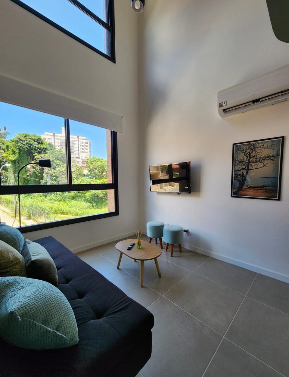 Living room, Seating area, air conditioner
