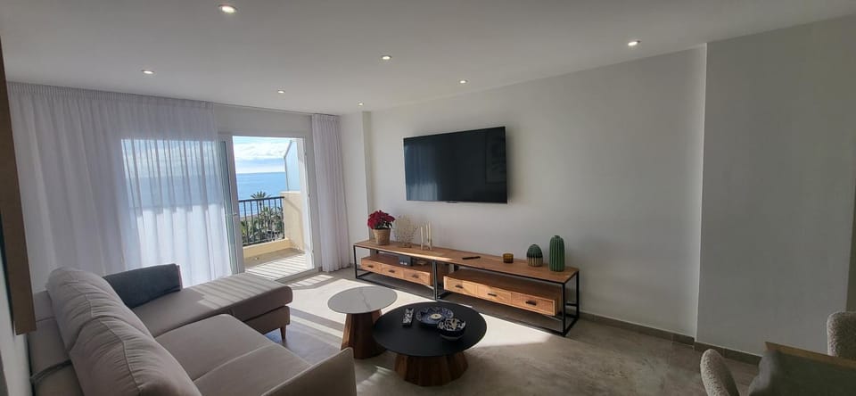 Communal lounge/ TV room, TV and multimedia, Living room