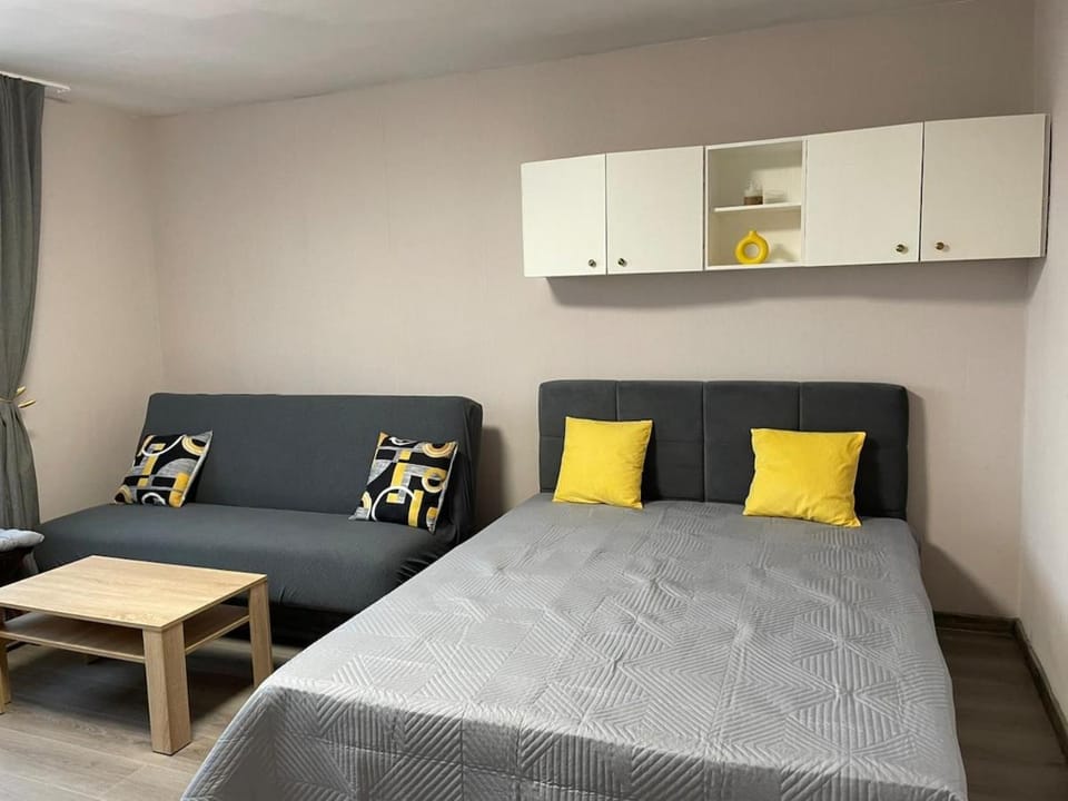 Seating area, Bedroom