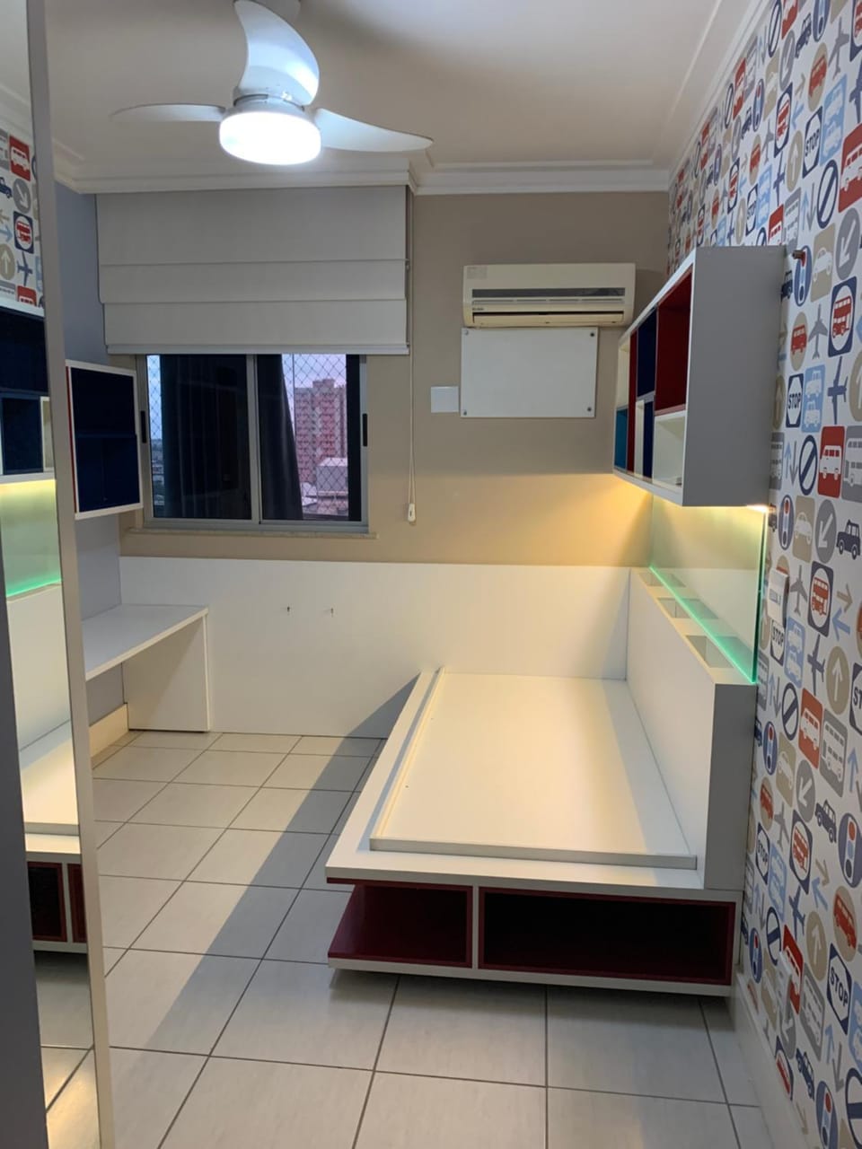 Bedroom, air conditioner