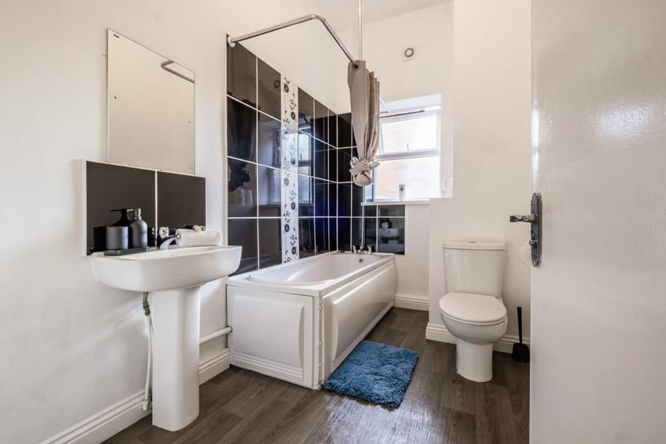 Deluxe Flat Near Tynemouth Apartment in North Shields