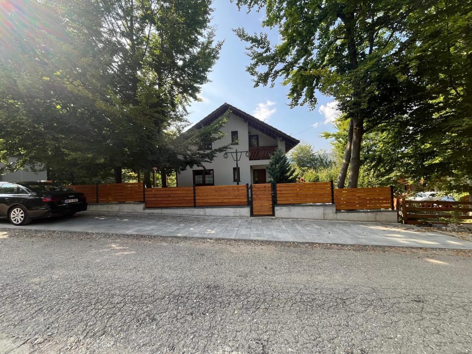 Casa de vacanta Mogosa House in Romania