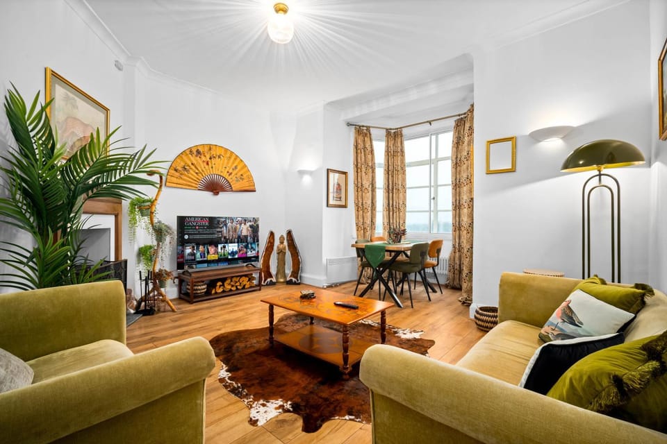 TV and multimedia, Living room, Seating area