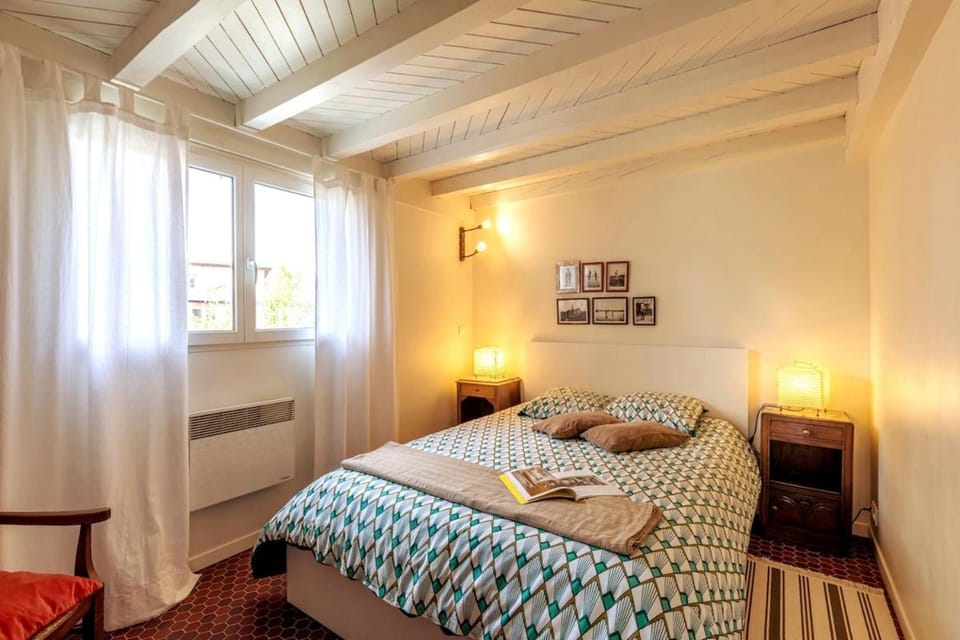 La Maison Bleue House in Nouvelle-Aquitaine
