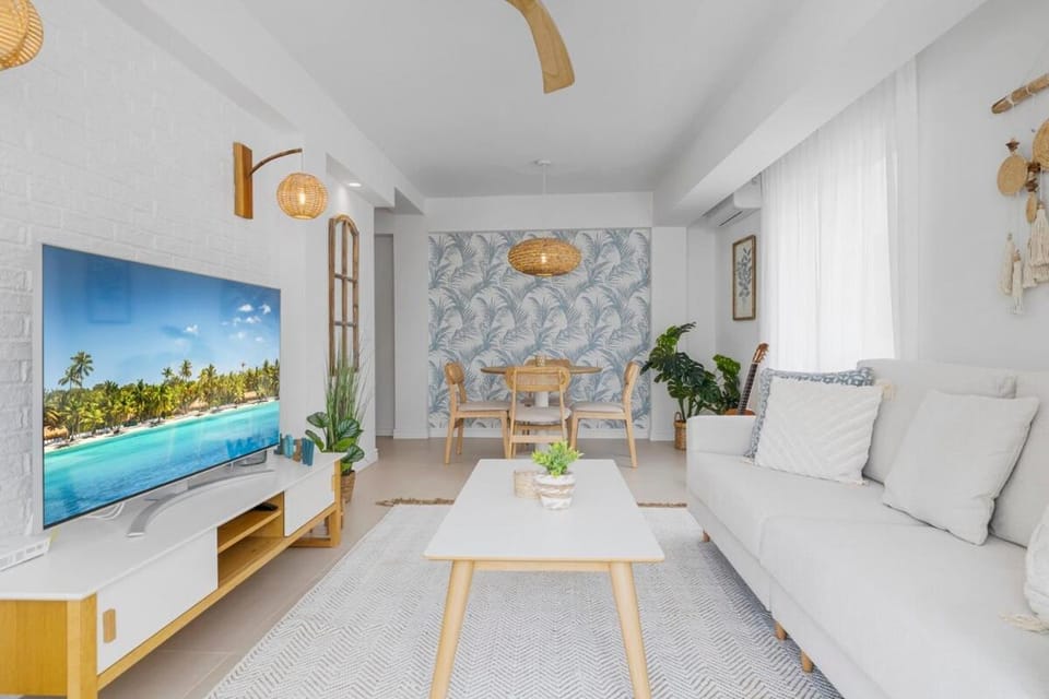 Communal lounge/ TV room, TV and multimedia, Living room, Seating area, Evening entertainment, Swimming pool