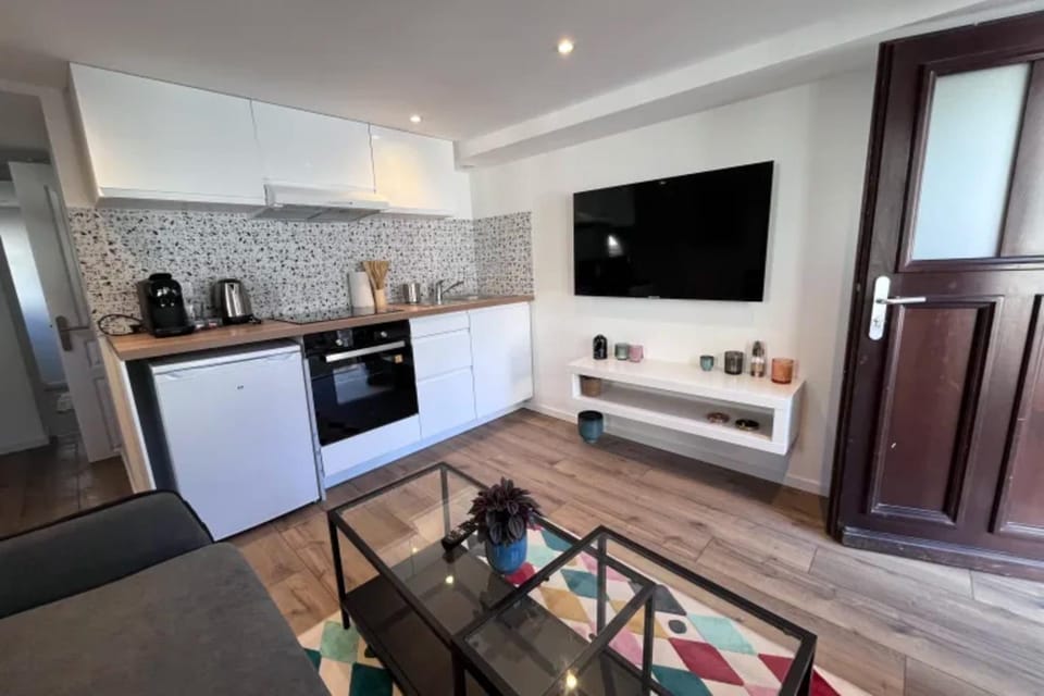 Soh Rent Cozy Appartement Schiltigheim proche Strasbourg terrasse -Tv Apartment in Strasbourg