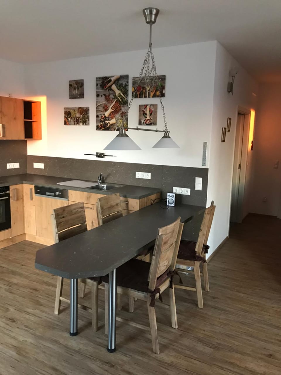 Kitchen or kitchenette, Seating area, Dining area