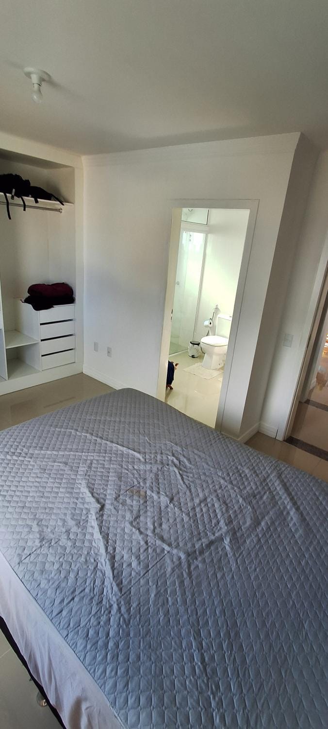 Suíte 50 metros da praia, 10 km Beto Carrero e BC, local compartilhado Vacation rental in Navegantes
