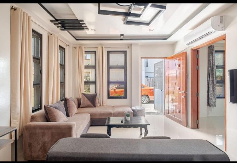 Living room, Seating area, air conditioner