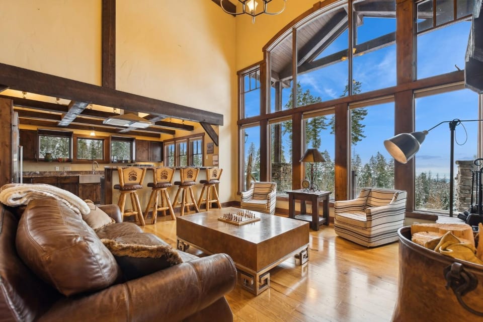 Bear Grass Manor House in Whitefish