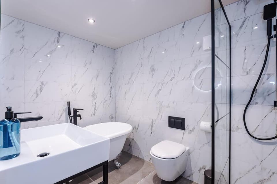 Elegant 2-Bedroom Apartment with Luxury Patio Area Apartment in Llandudno