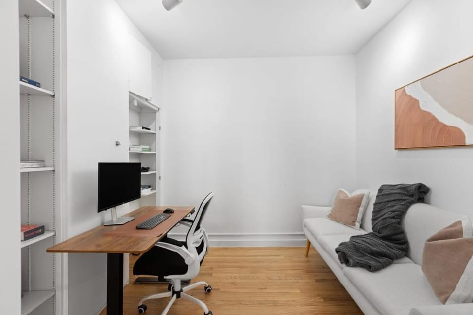 Chelsea Canvas III by Rove Travel Charming 2BR Gem Apartment in West Village