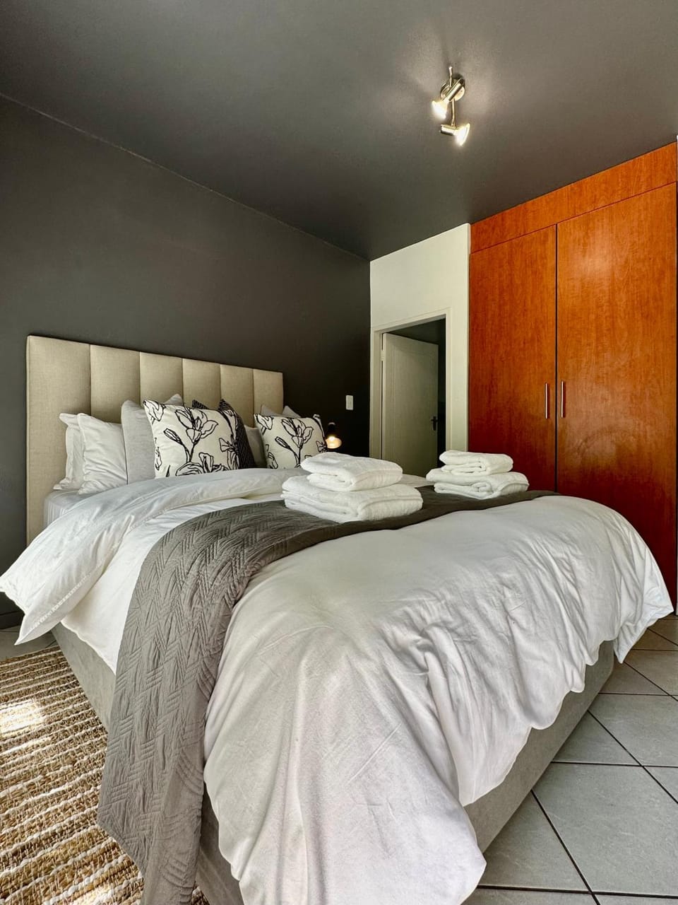 Pass-through Apartments Apartment in Pretoria