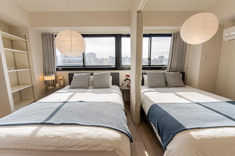 Bed, air conditioner