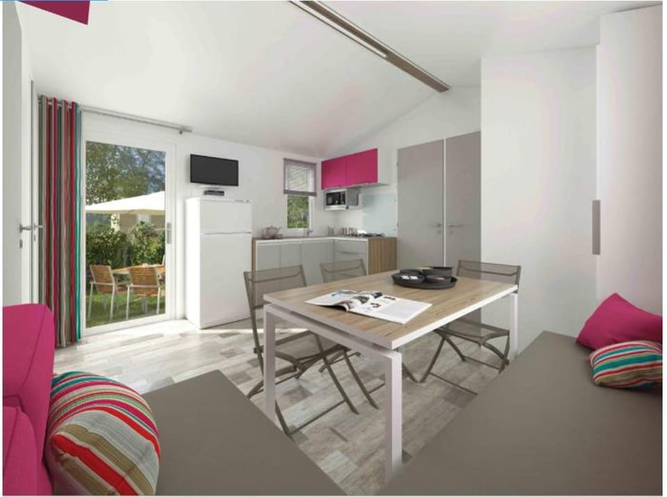 Kitchen or kitchenette, Seating area, Dining area