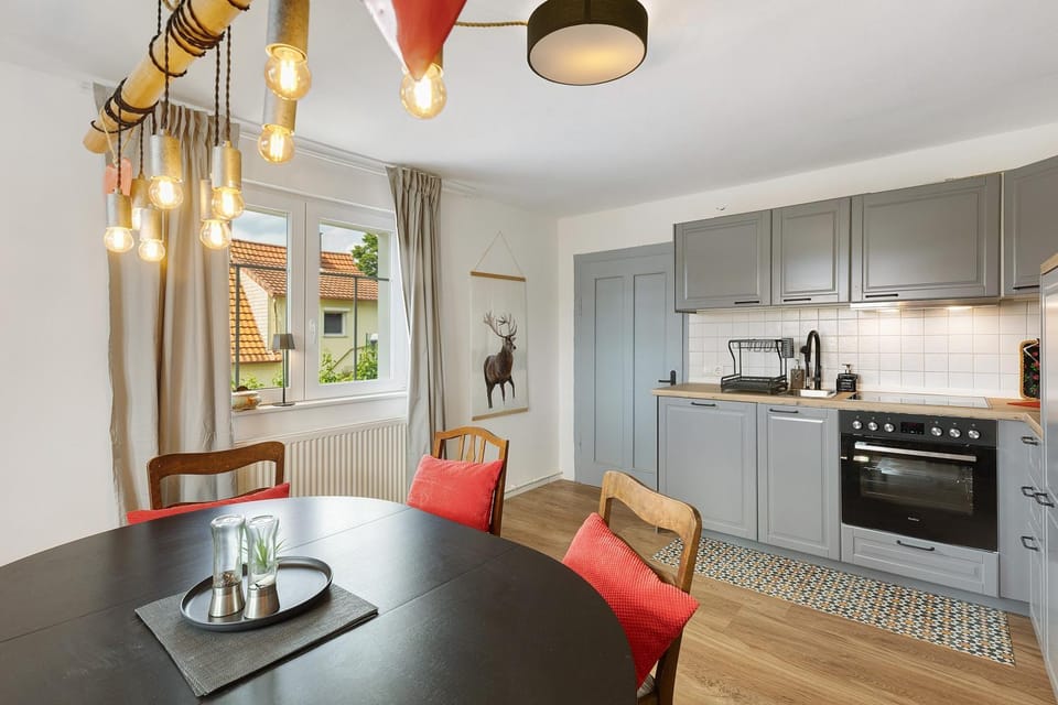Property building, Kitchen or kitchenette, Living room