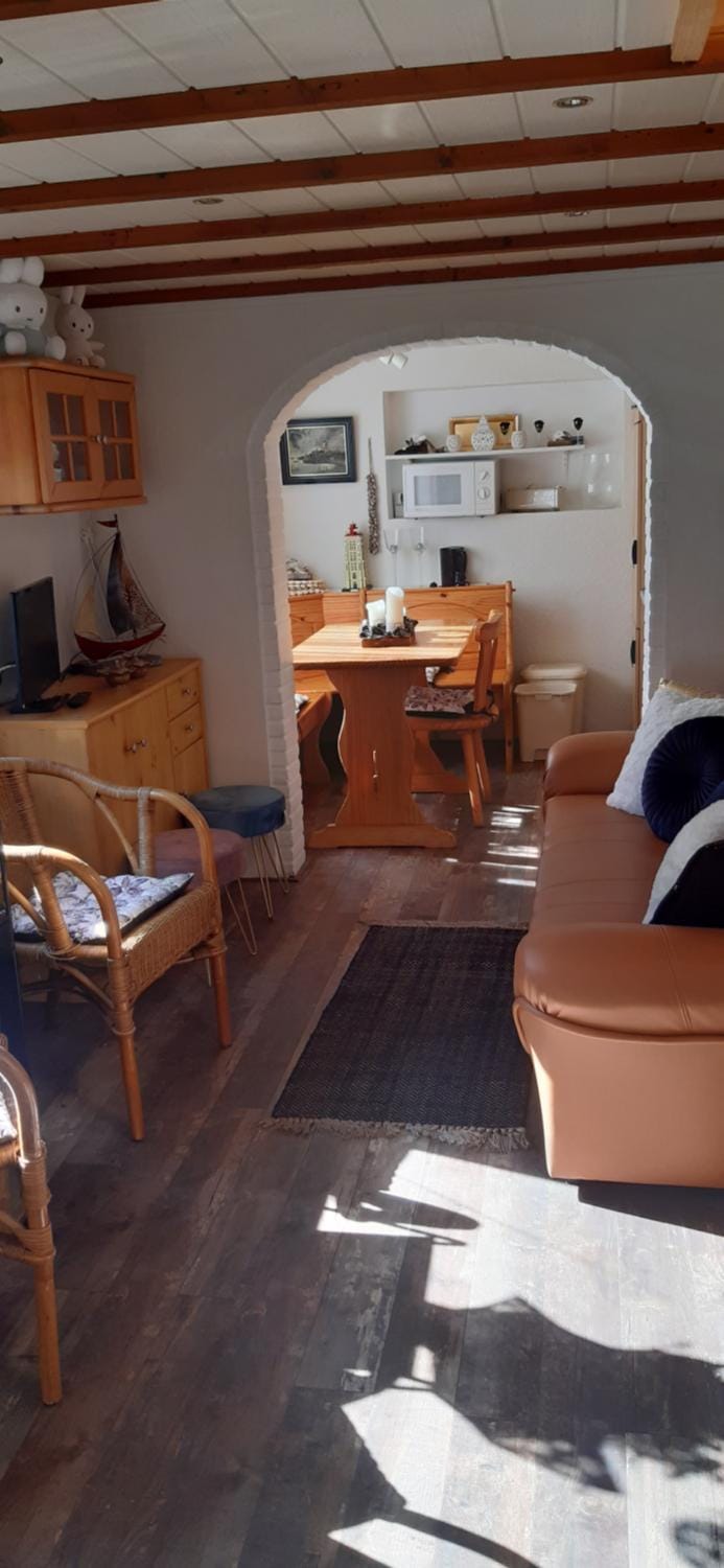 Bleij-en-meer, 2 accommodaties, waaronder een 4p huisje en een heel klein gezellig Tiny-Wellness huisje voor 2p met sauna en heerlijke hottub, ook samen te huur voor een gezellig combinatie House in Zoutelande