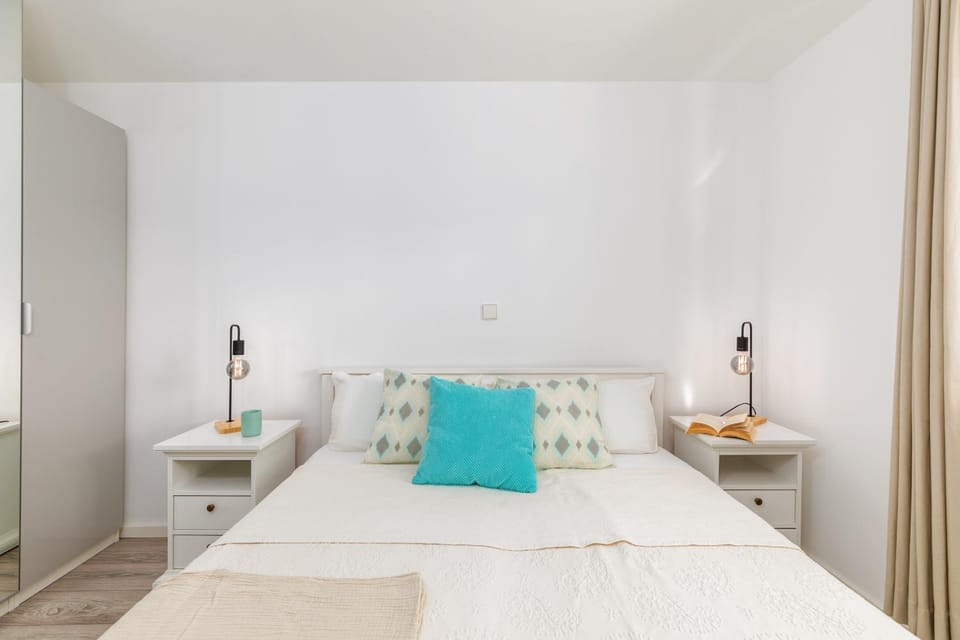 Bed, Bedroom, wardrobe