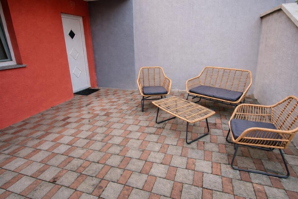 Patio, Day, Seating area
